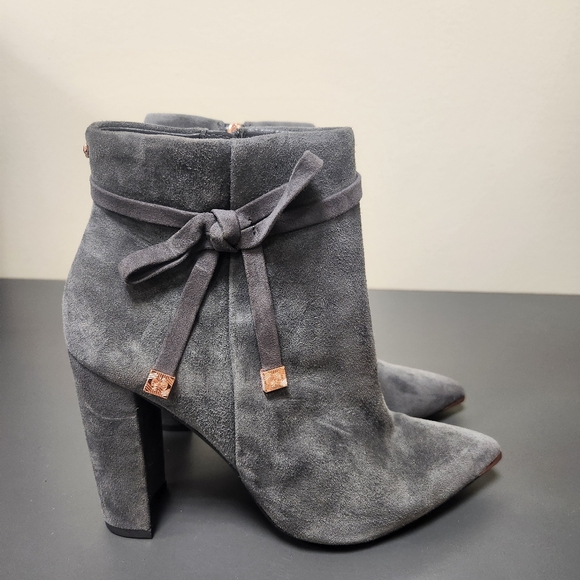 Ted Baker Qatena Suede Heeled Ankle Boots gray Sz 8. New without box - Picture 3 of 13